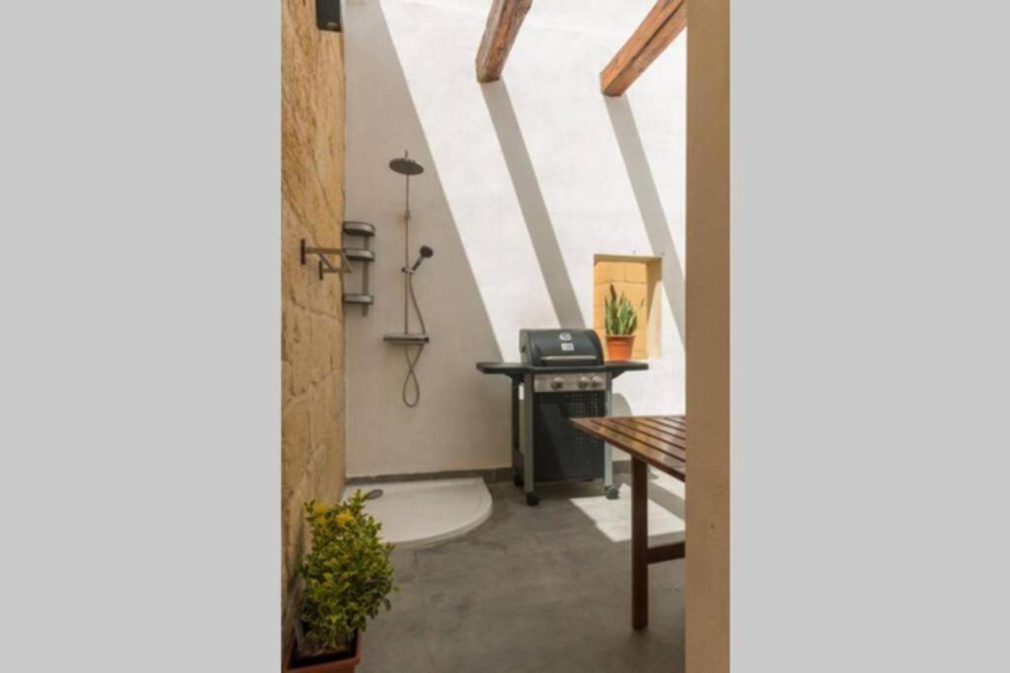 Authentic Gf Apartment With Terrace At The 3 Cities Marina Cospicua Ngoại thất bức ảnh
